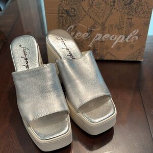 Free People , Zoe metallic silver platform heels size 37 or 39